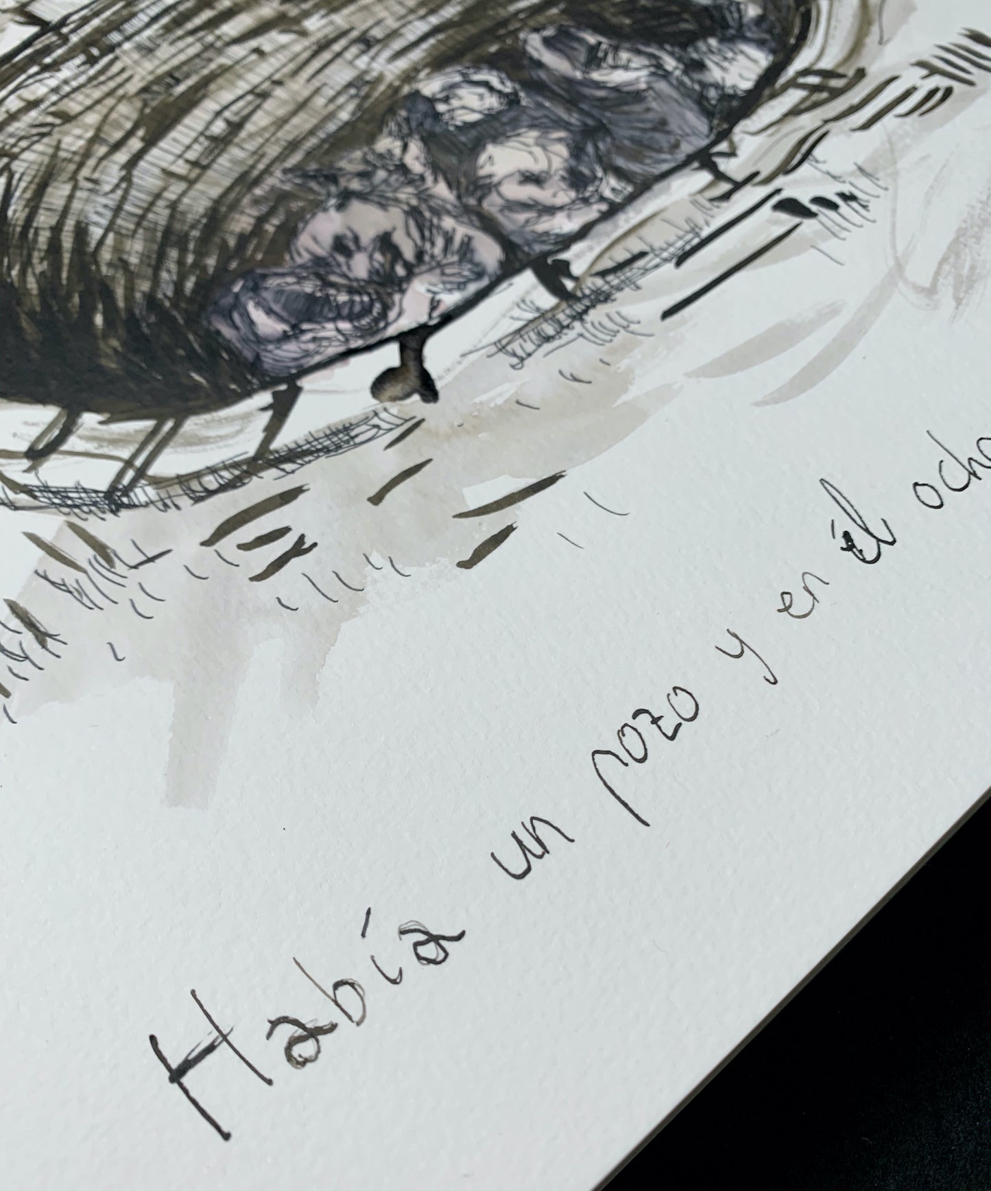 Había un pozo y en él ocho silencios llorando