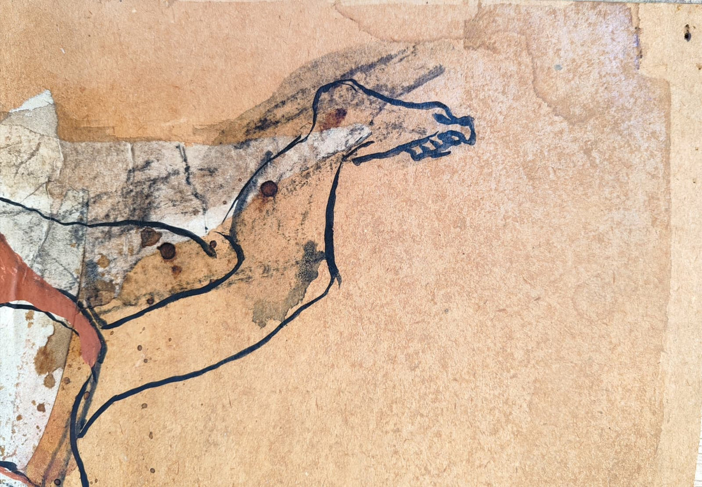 Adolescente tomando el sol